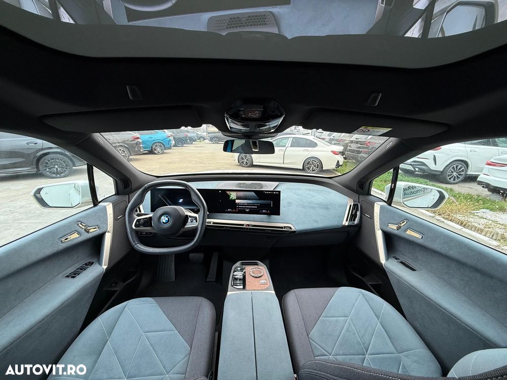 BMW iX - 12