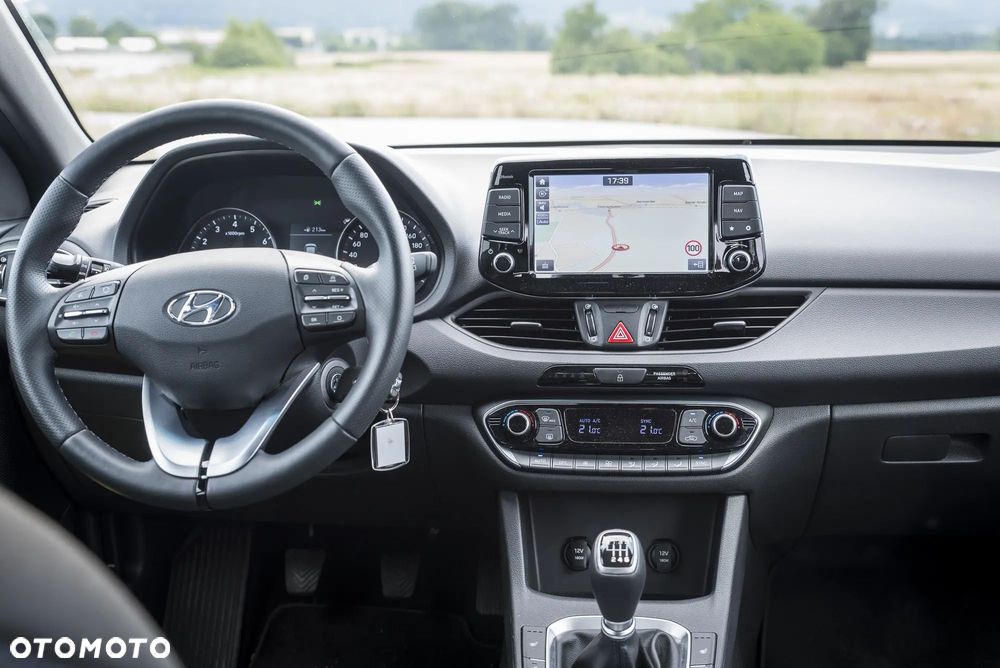 Hyundai i30 blue 1.4 Style - 3