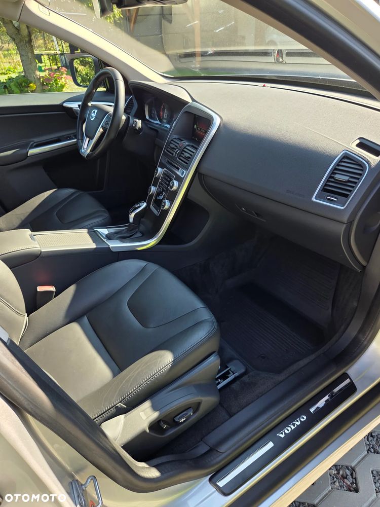 Volvo XC 60 T6 AWD Summum - 19