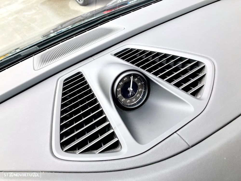 Porsche Macan Electric Turbo - 16