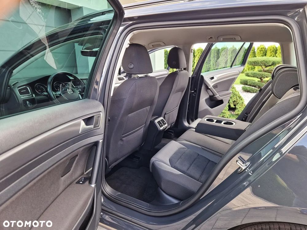 Volkswagen Golf - 21