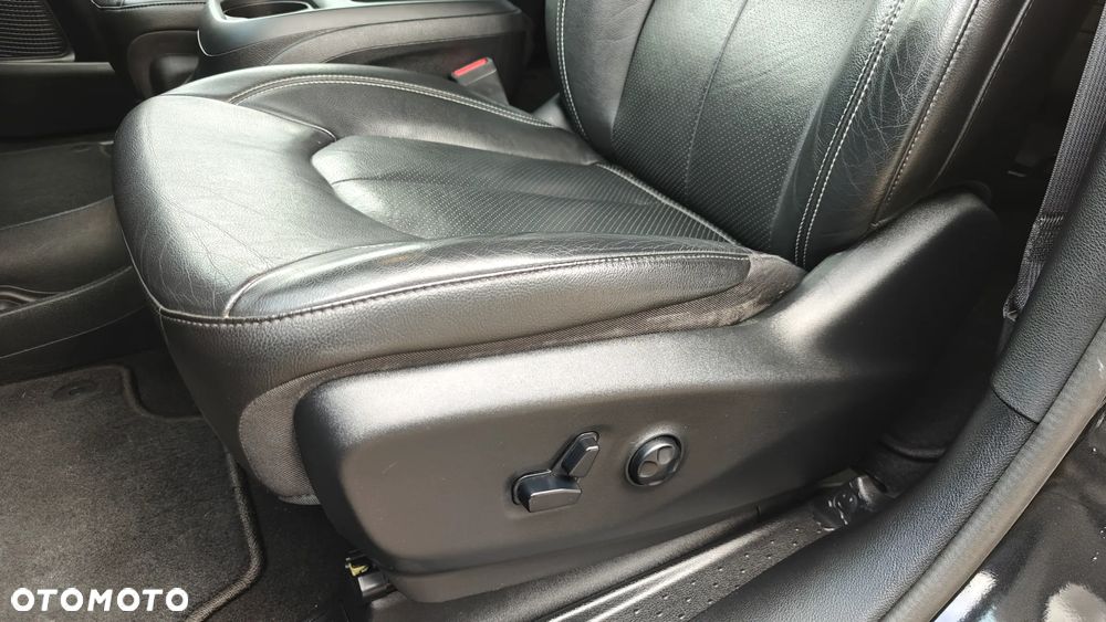 Chrysler Pacifica - 19