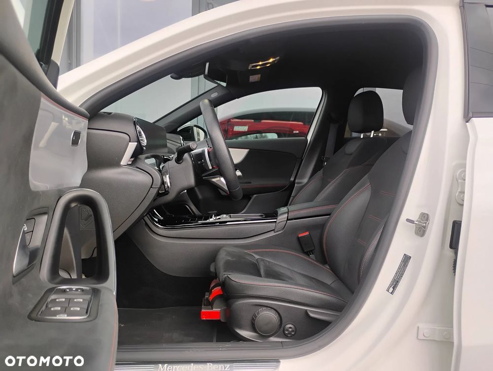 Mercedes-Benz Klasa A 200 AMG Line 7G-DCT - 9