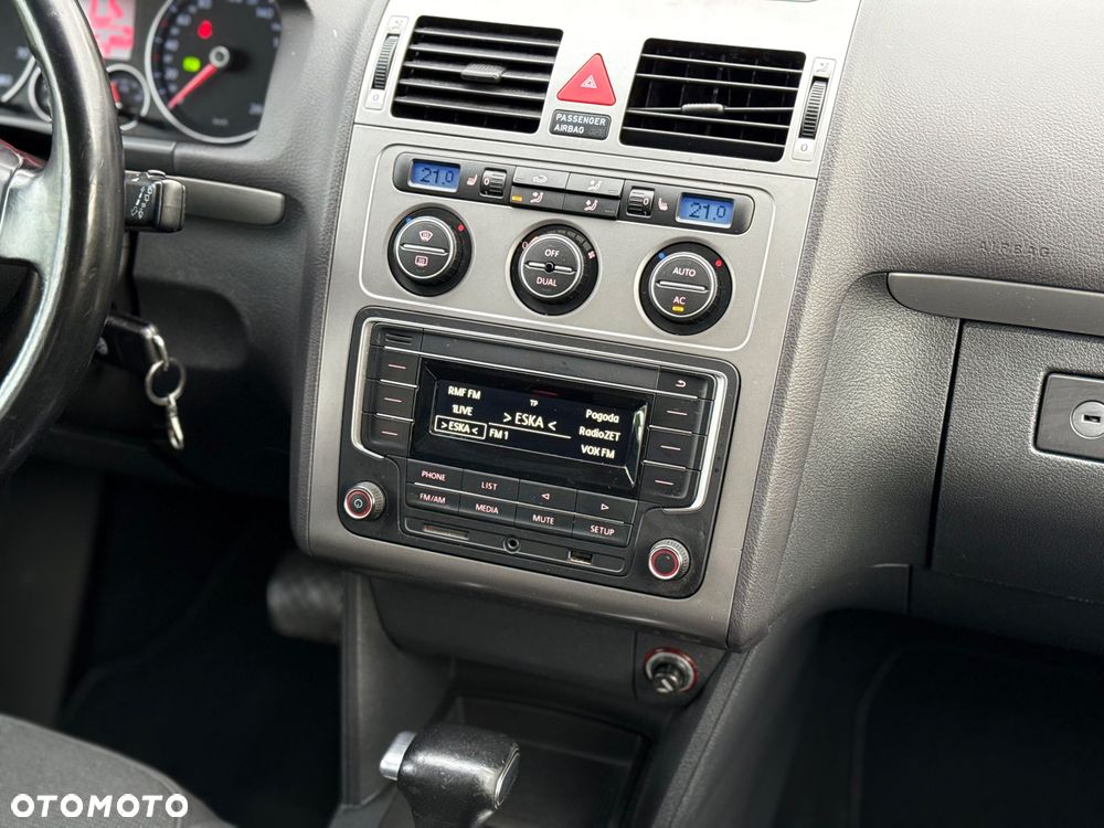 Volkswagen Touran - 18