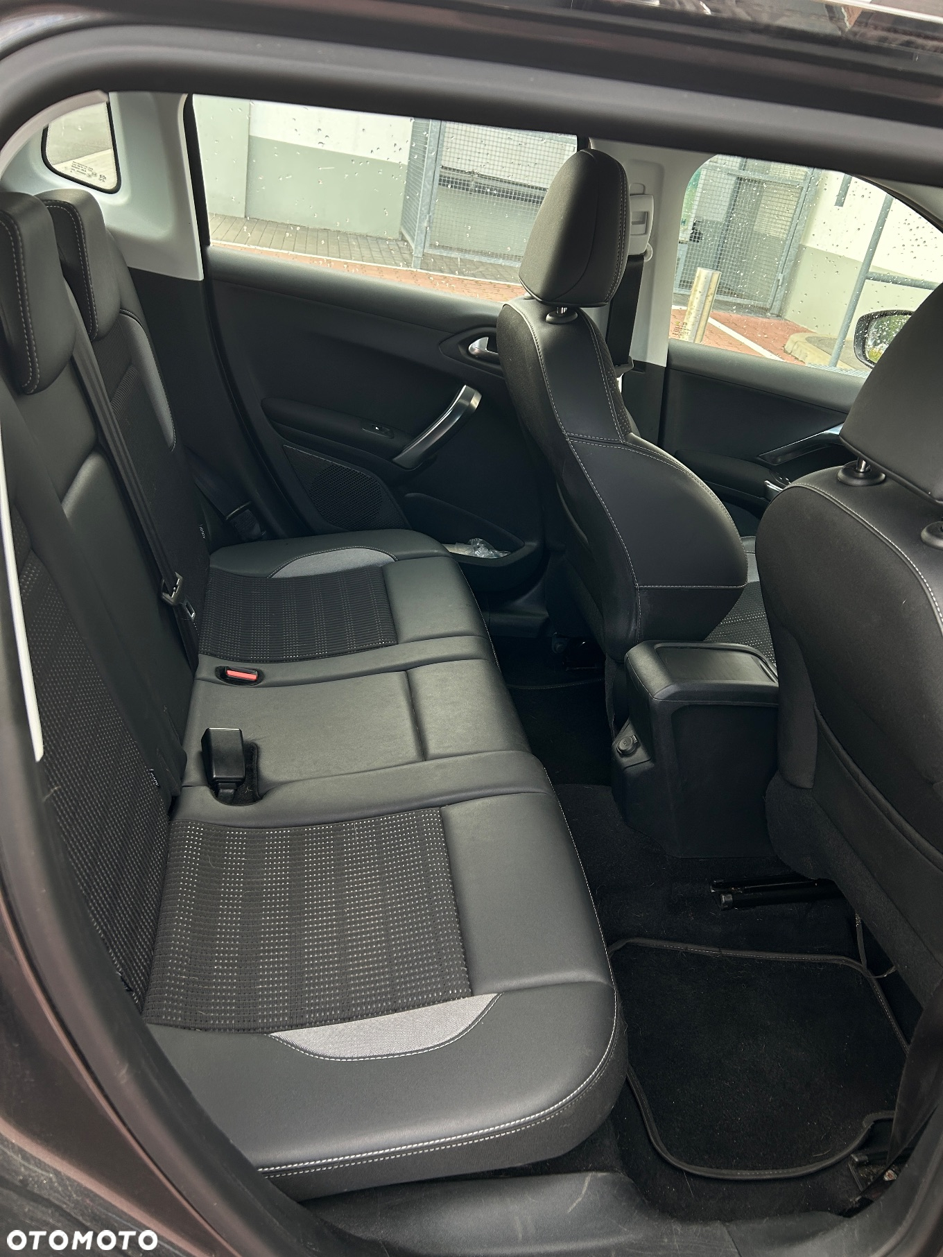 Peugeot 2008 1.2 Pure Tech Active S&S EAT6 - 11