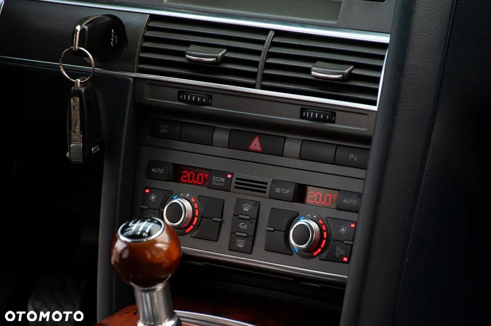 Audi A6 Limousine 2.4 - 23