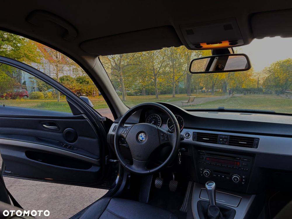 BMW Seria 3 318d - 16