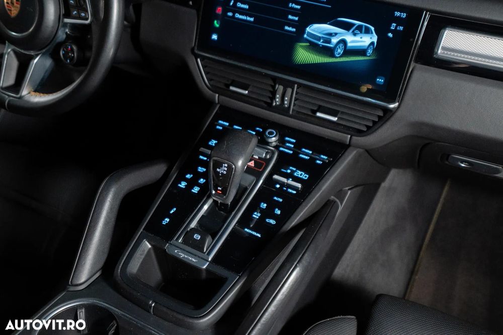 Porsche Cayenne - 36