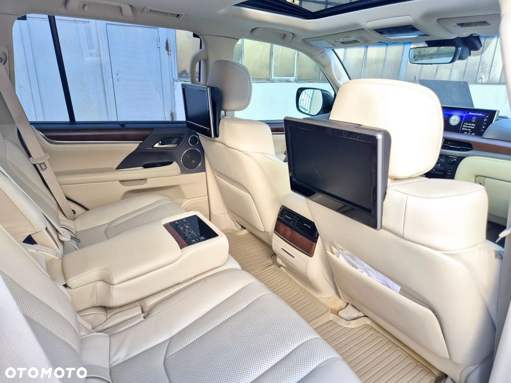 Lexus LX 570 Omotenashi - 21