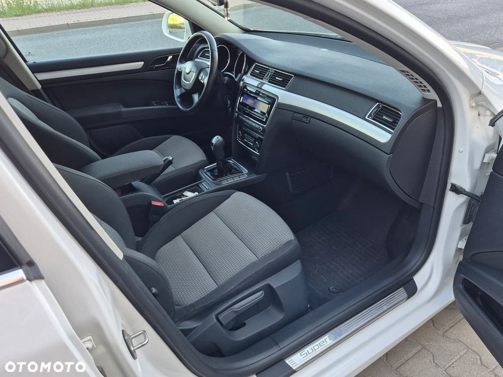 Skoda Superb 2.0 TDI Comfort - 11