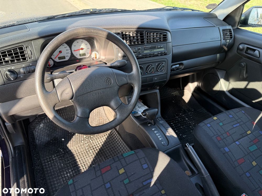 Volkswagen Golf - 12