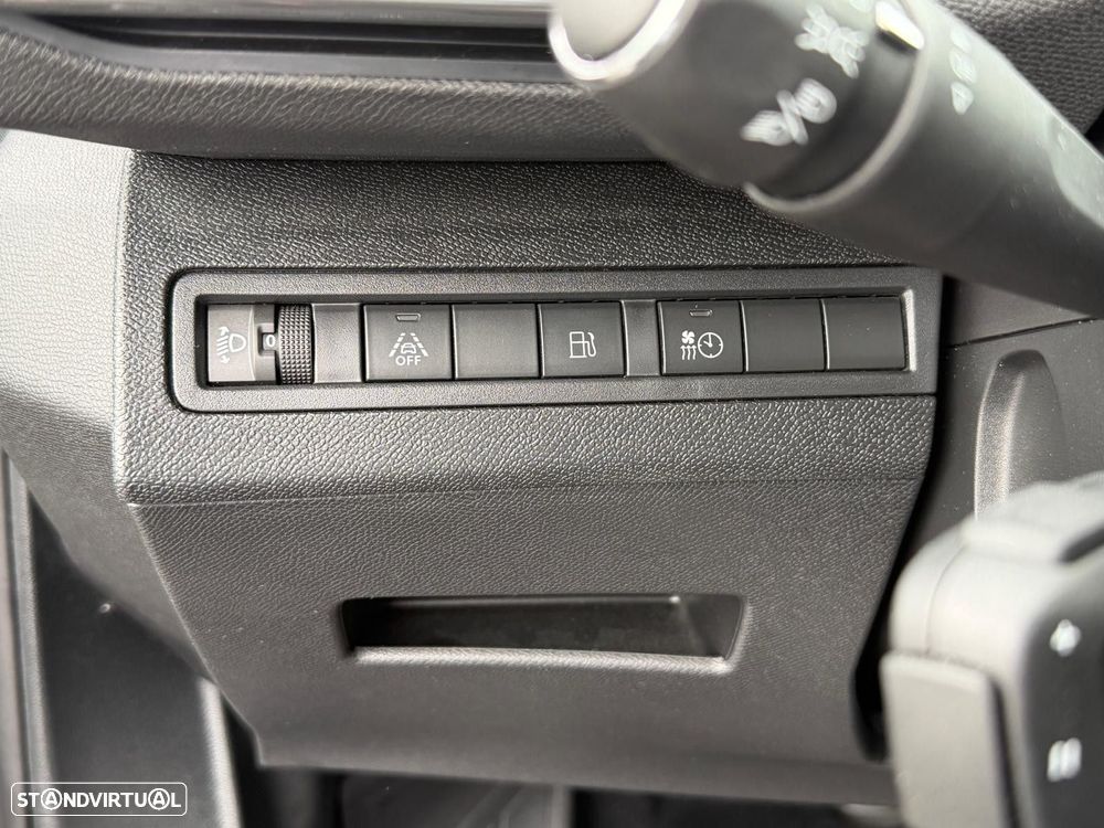 Peugeot 3008 1.6 Hybrid Allure e-EAT8 - 19