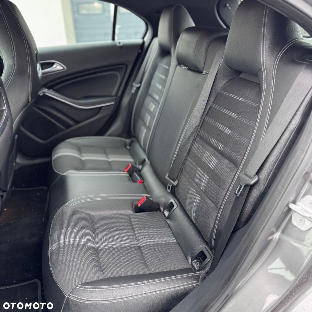 Mercedes-Benz Klasa A 180 CDI 7G-DCT AMG Line - 18