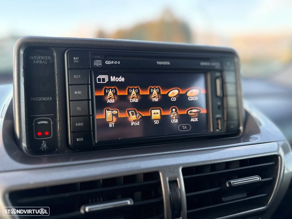 Toyota iQ 1.33 VVT-i 2 NAVI+Bluetooth - 12