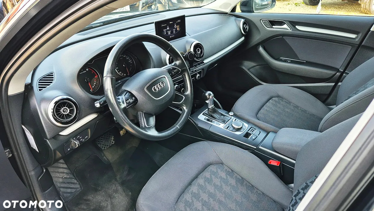 Audi A3 1.2 TFSI Sportback S tronic Ambiente - 28