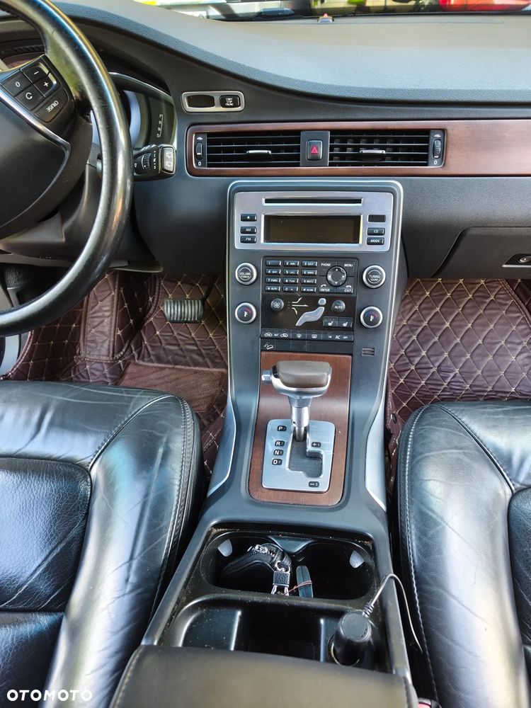 Volvo XC 70 - 18