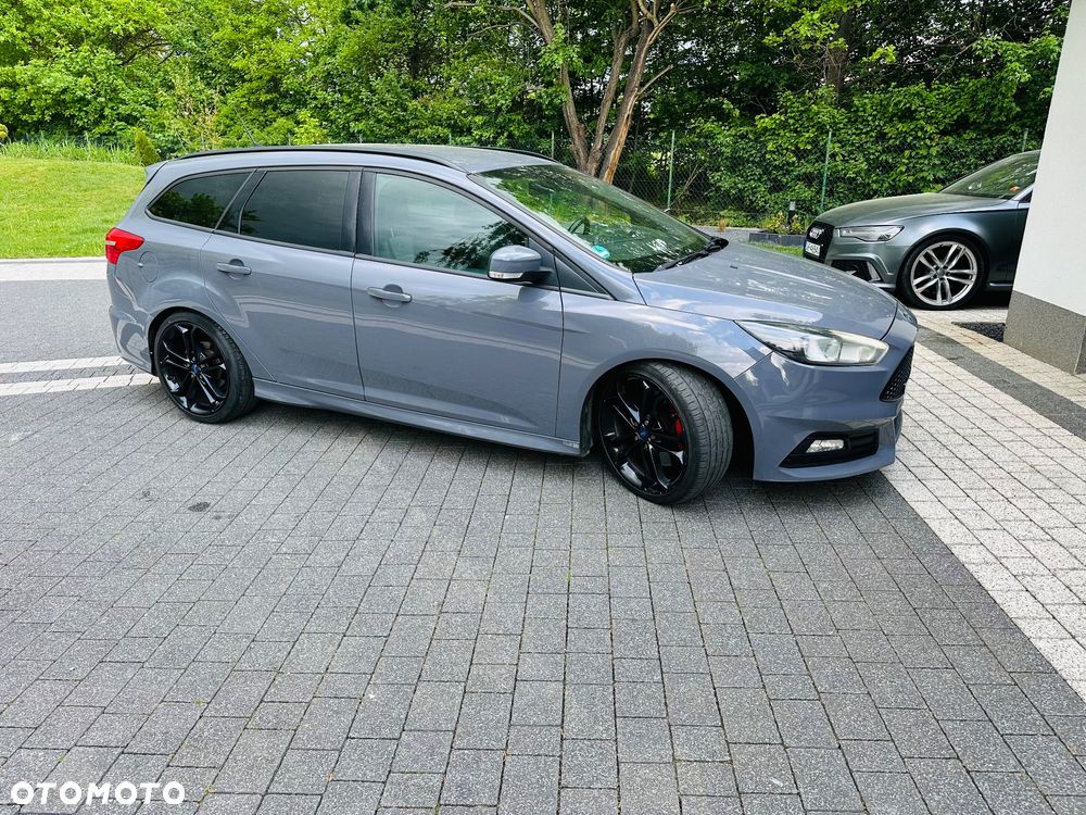 Ford Focus 2.0 TDCi ST mit Leder-Sport-Paket - 2