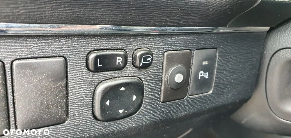 Toyota Avensis - 21