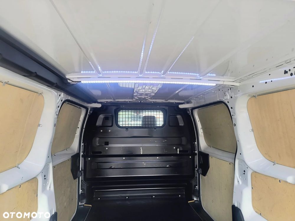 Opel VIVARO C - 22