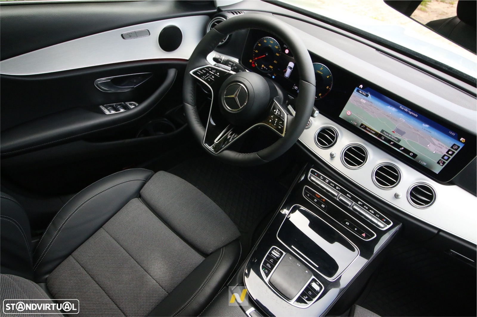 Mercedes-Benz E 220 d 4Matic T 9G-TRONIC Avantgarde - 23