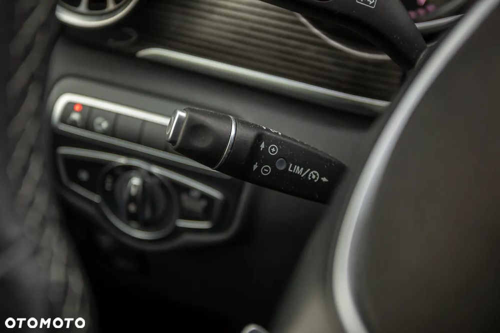 Mercedes-Benz Klasa V 300 d lang 9G-TRONIC Avantgarde Edition Edition 19 - 27