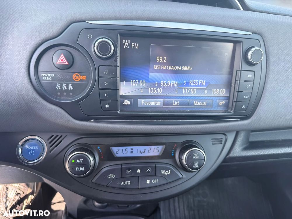 Toyota Yaris 1.5 VVT-i HSD Sol - 13