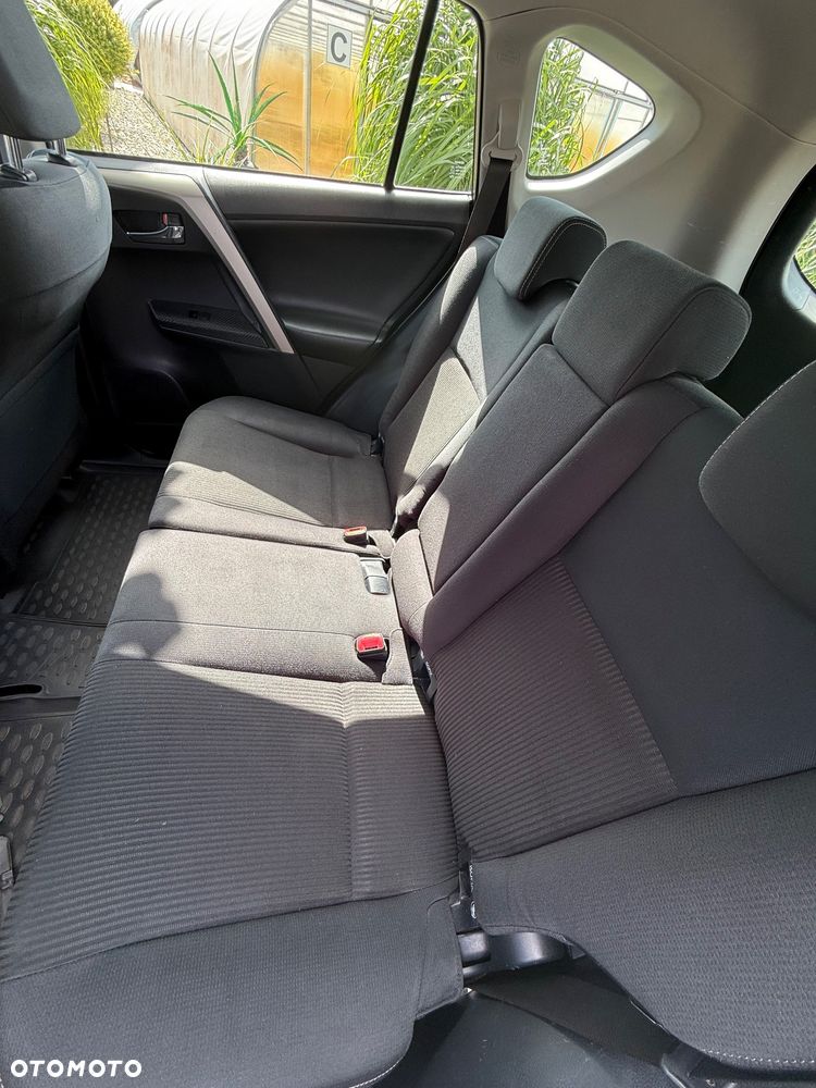 Toyota RAV4 2.0 D-4D Active 4x2 - 7