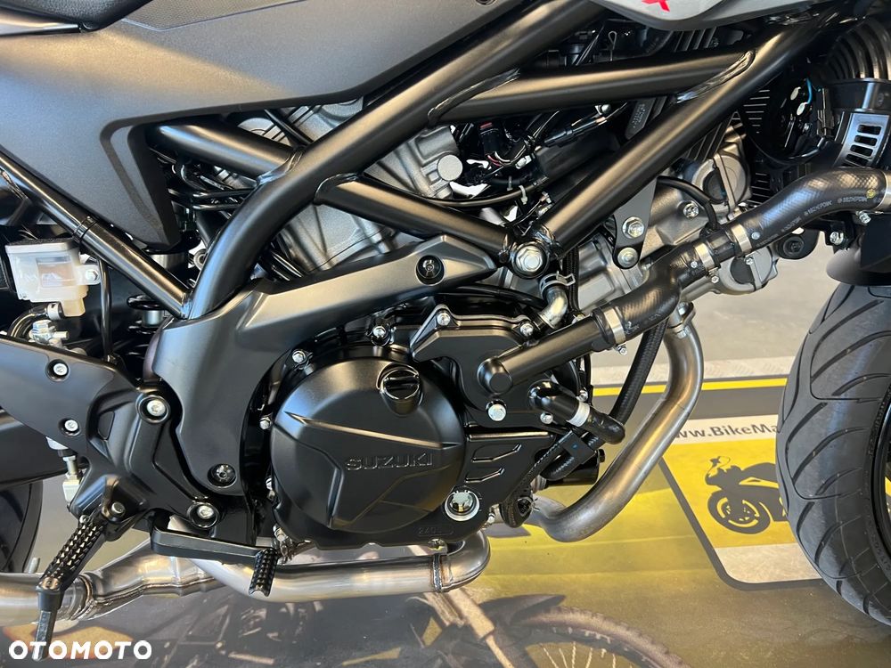 Suzuki SV - 28