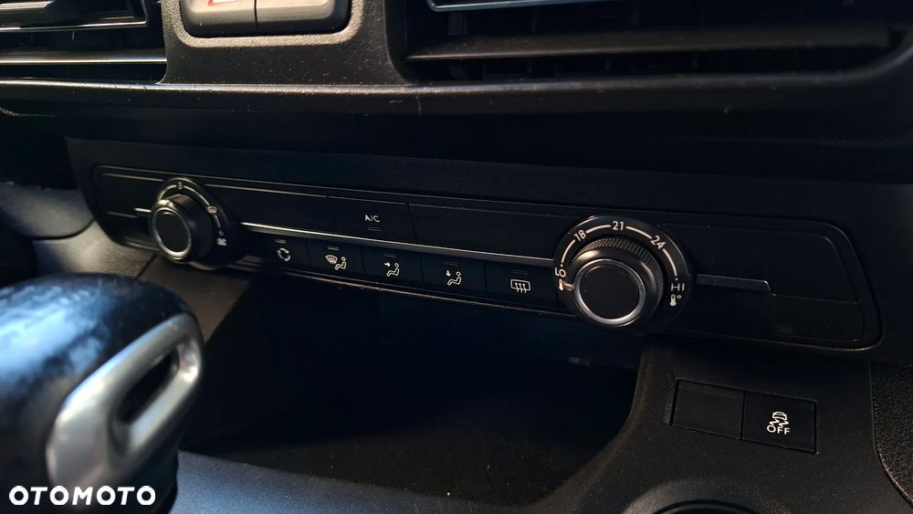 Opel Combo 1.2 Turbo Start/Stop Edition - 28