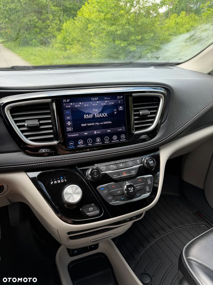 Chrysler Pacifica - 27
