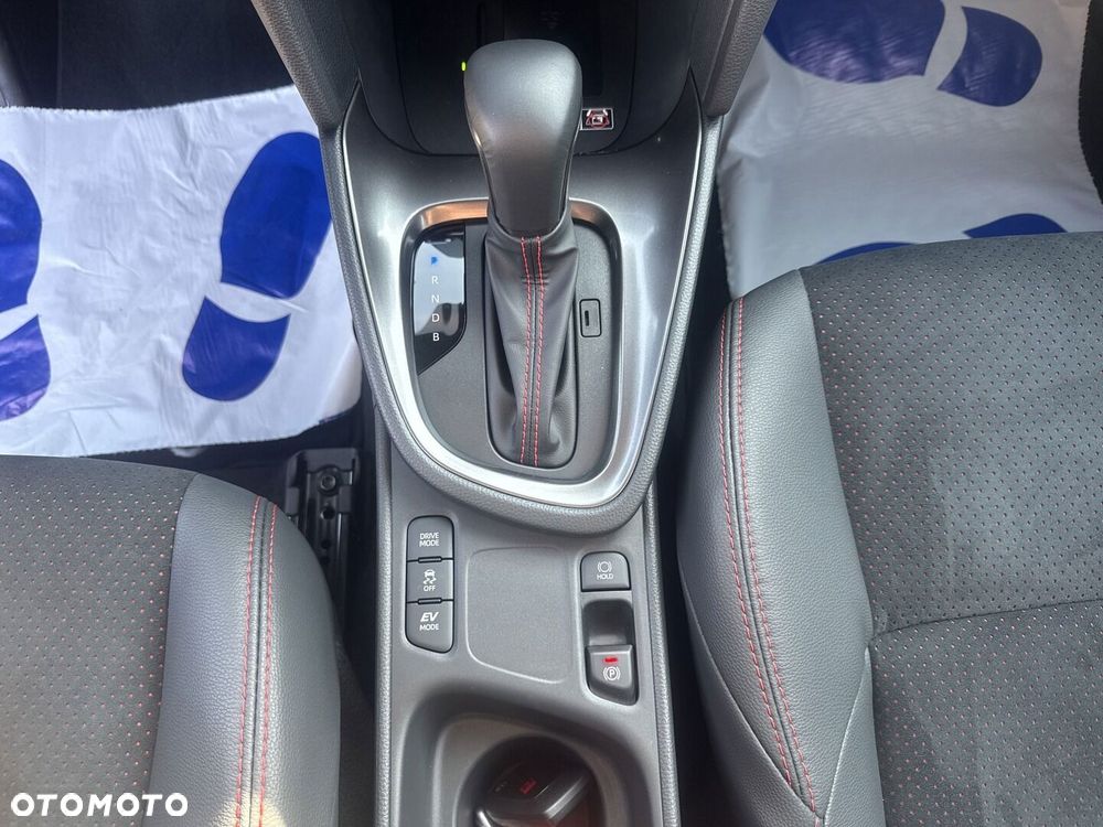 Toyota Yaris Cross Hybrid 1.5 GR Sport - 26