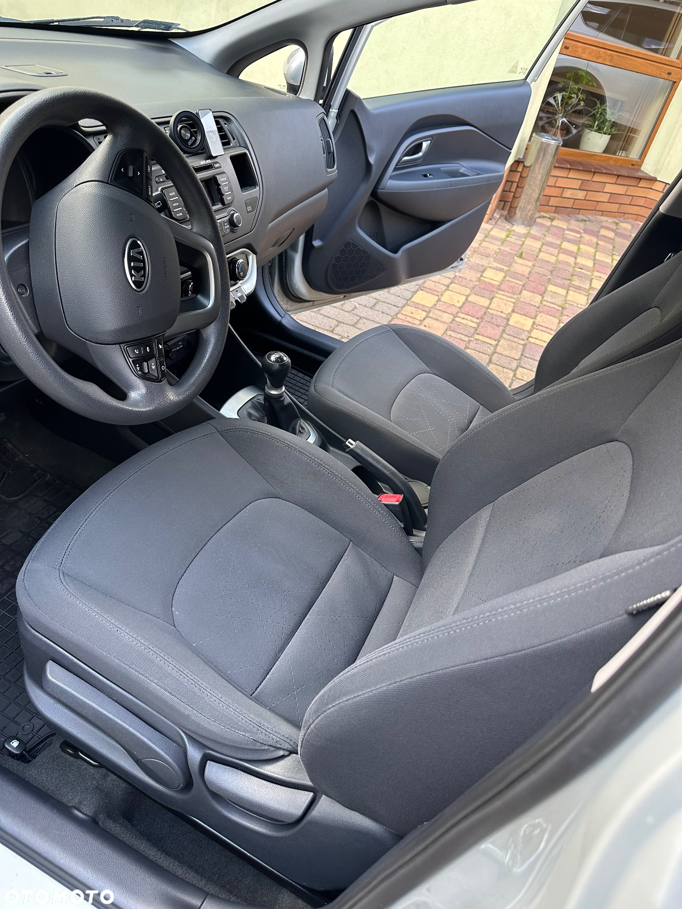 Kia Rio 1.2 L - 11