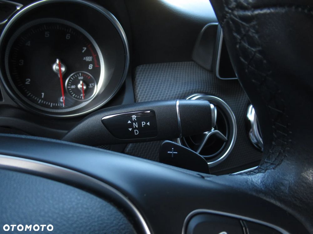 Mercedes-Benz GLA 200 7G-DCT Style - 16