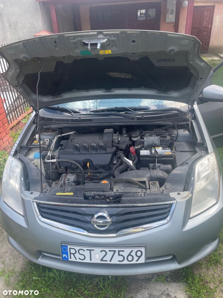 Nissan Sentra 2.0 - 8