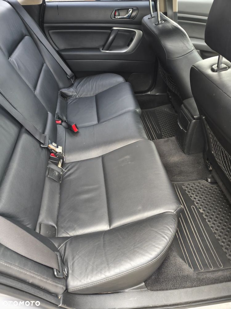 Subaru Legacy - 19
