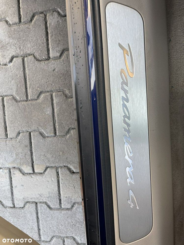 Porsche Panamera 4 - 16