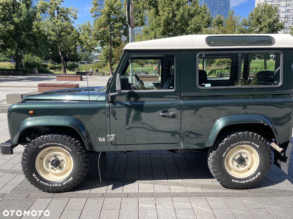 Land Rover Defender - 7
