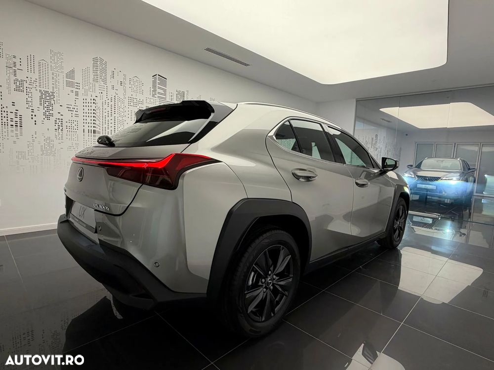 Lexus UX 300h AWD CVT HEV Business - 6
