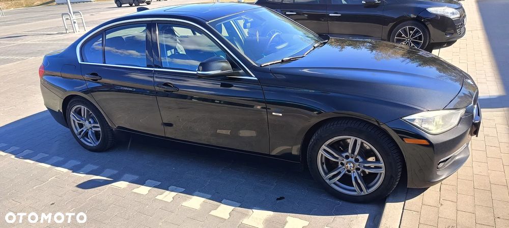 BMW Seria 3 328i Luxury Line - 4