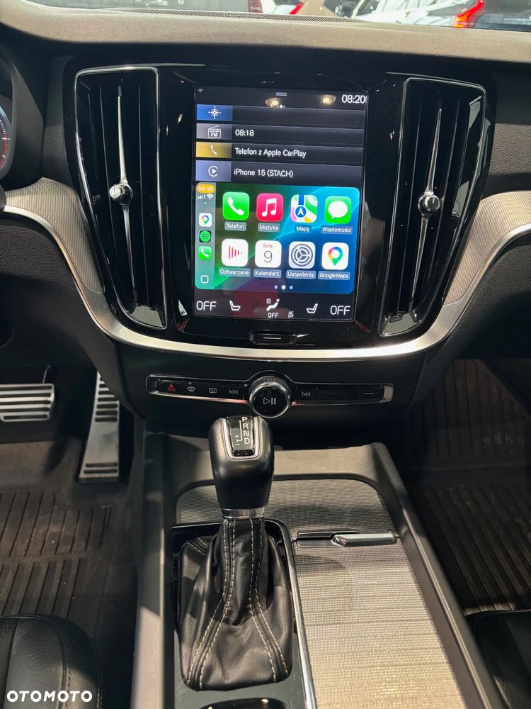 Volvo V60 D4 R-Design - 16