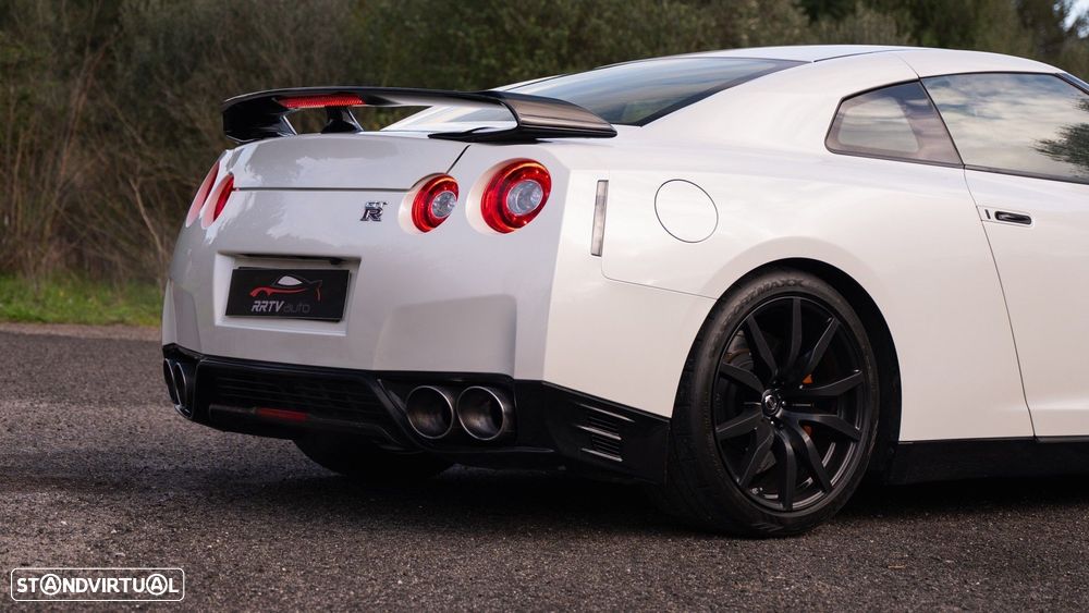 Nissan GT-R 3.8 V6 Black Edition - 22