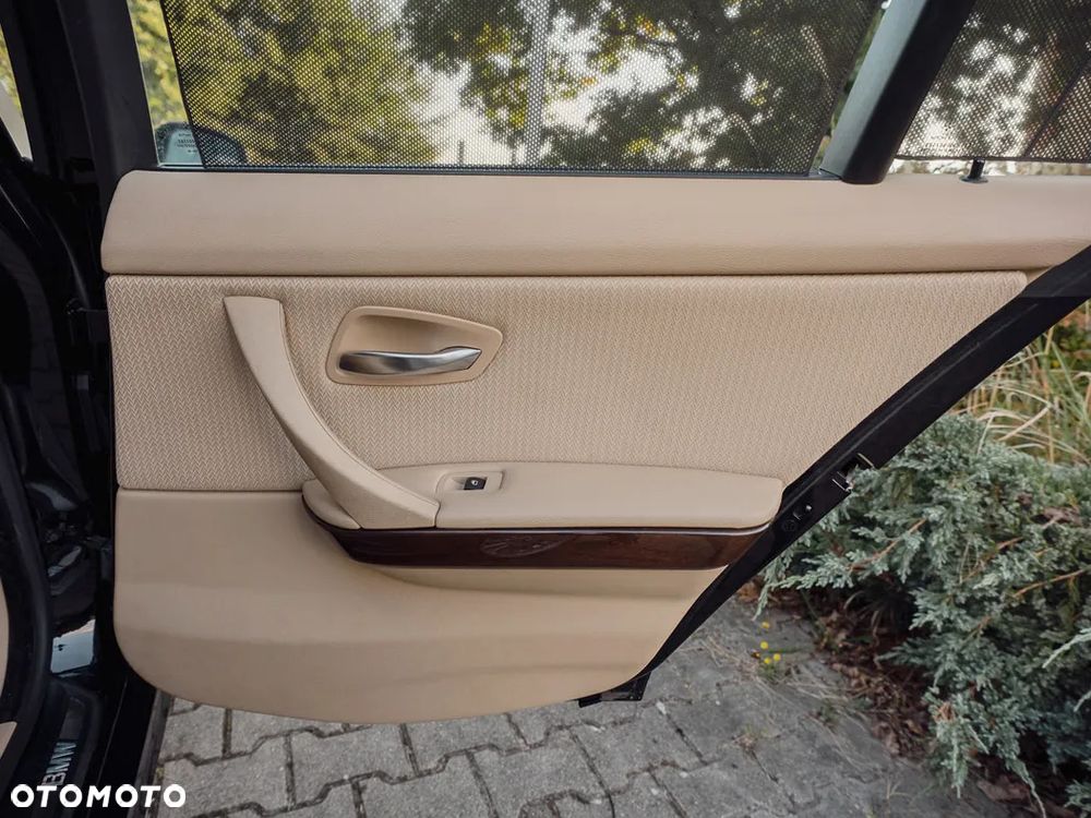 BMW Seria 3 318i - 10