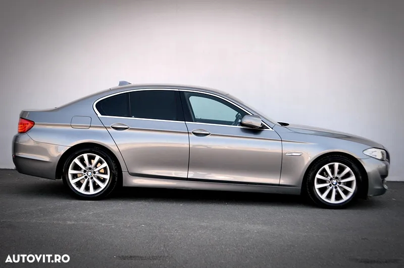 BMW Seria 5 520d Aut. - 9