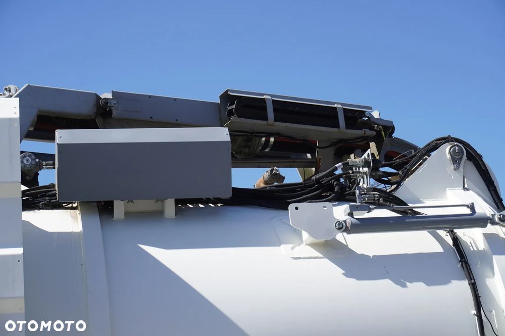 MAN MAN TGM 26.340 / Zabudowa WUKO Rivard 11,8 m3 / 150 tys. km / oś skrętna / 2 szt - 16