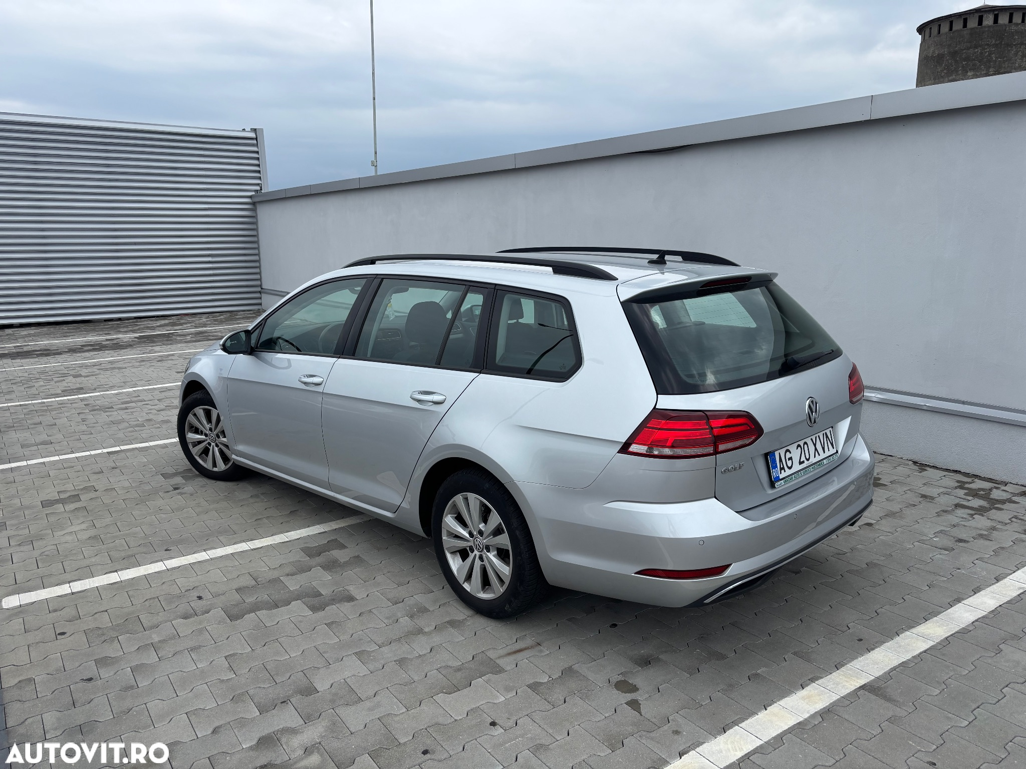 Volkswagen Golf 1.6 TDI DSG Comfortline - 3