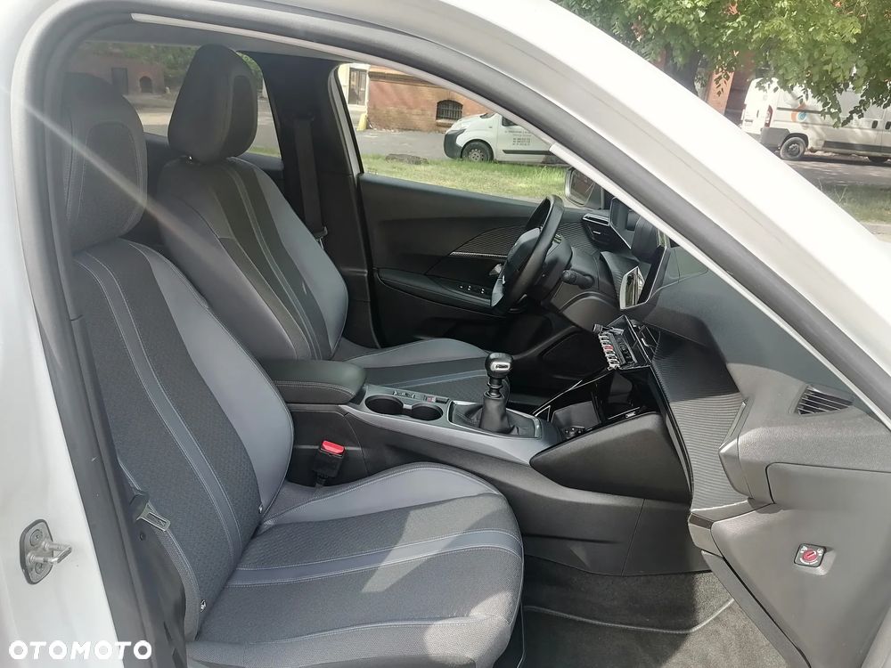 Peugeot 2008 1.5 BlueHDi Allure S&S - 24