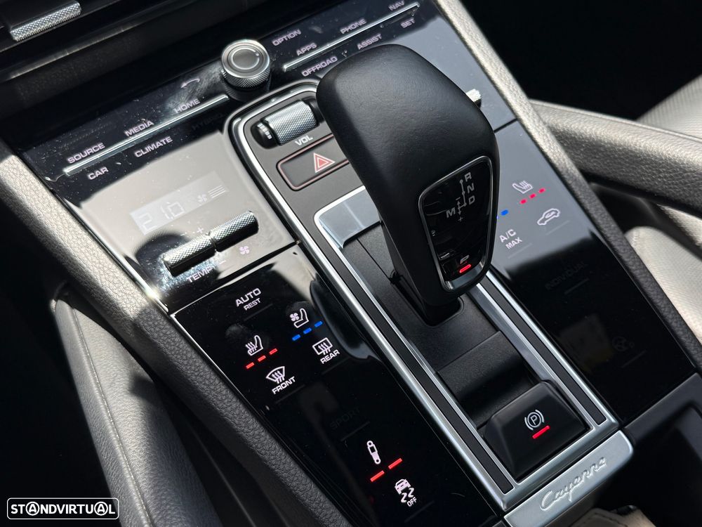 Porsche Cayenne Coupé S Platinum Edition - 25