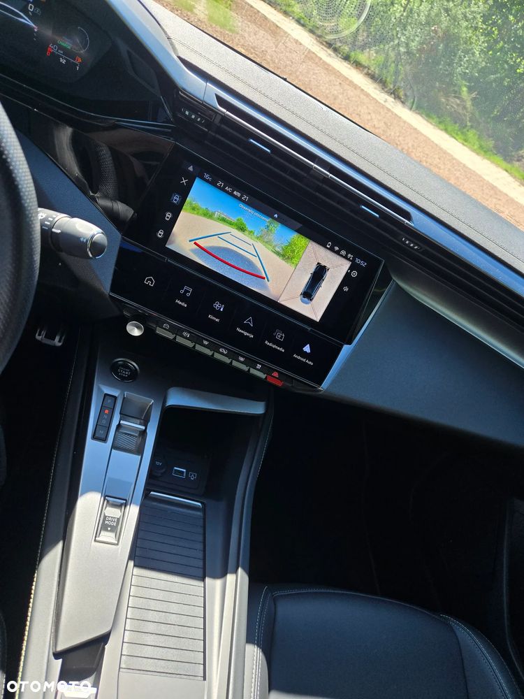 Peugeot 408 HYBRID 136 e-DSC6 GT - 21