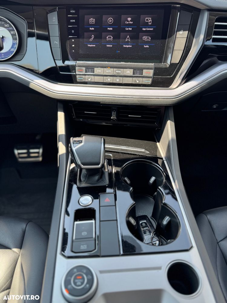 Volkswagen Touareg V6 TSI R-Style - 6