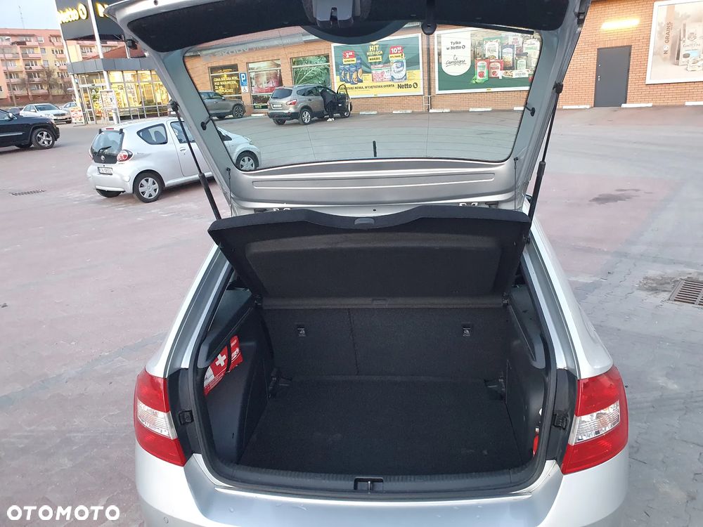 Skoda RAPID 1.6 TDI DPF Ambition - 17
